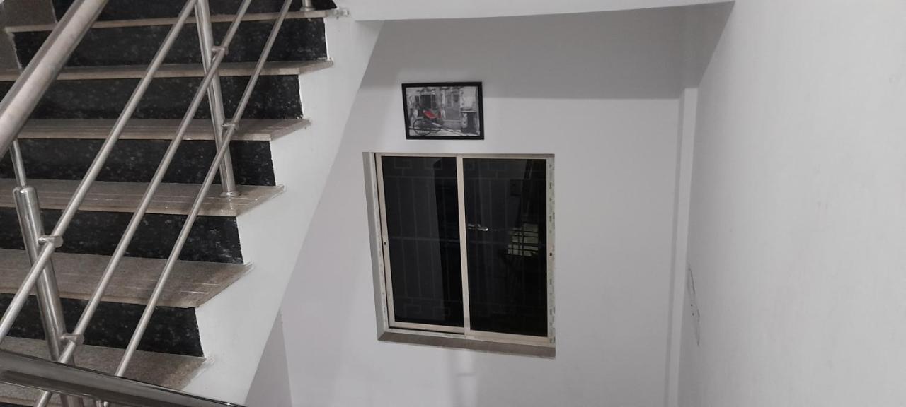 Garden Guest House Near Rene Tower Ruby General Hospital Calcutta Exteriör bild