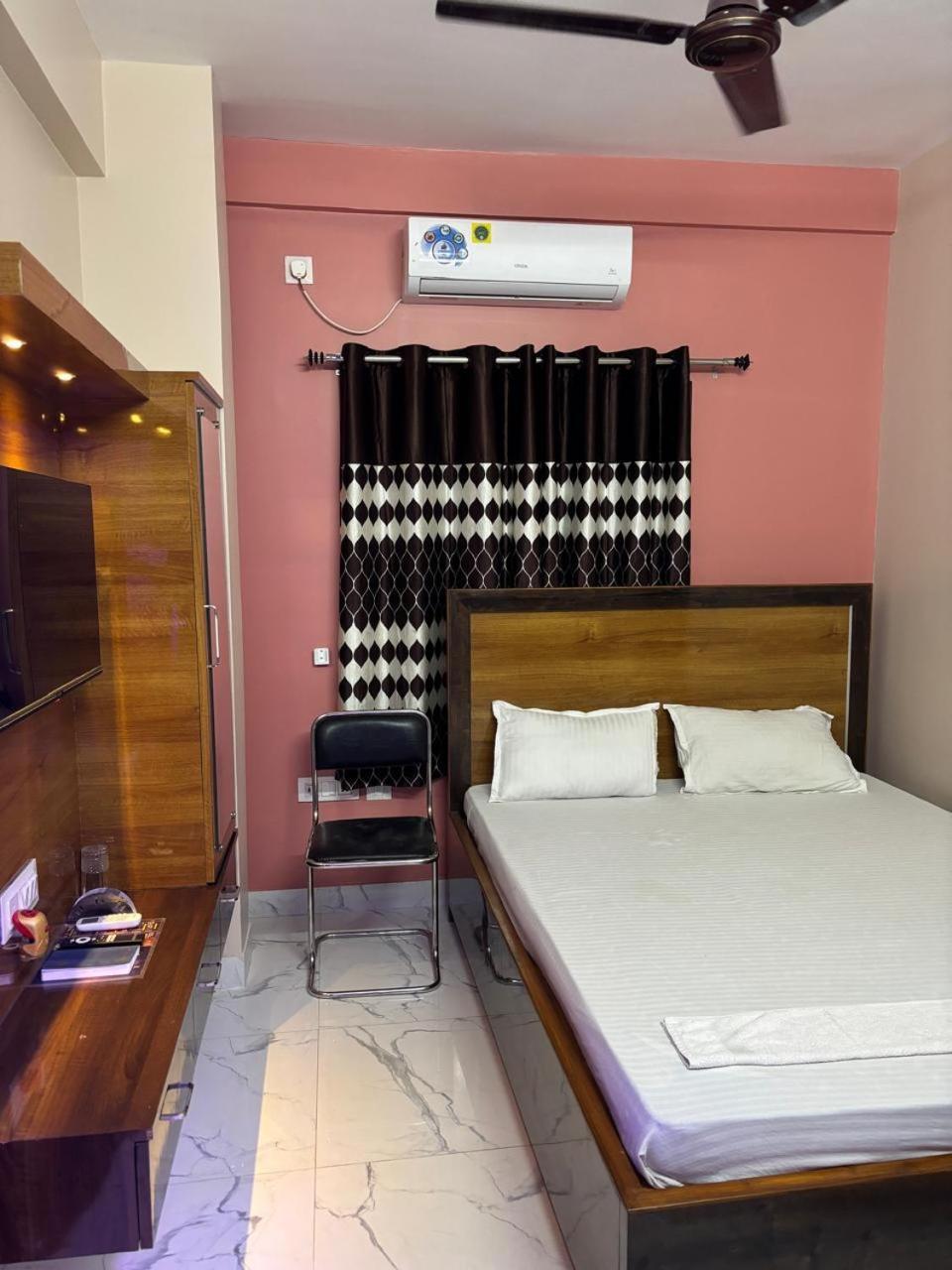 Garden Guest House Near Rene Tower Ruby General Hospital Calcutta Exteriör bild