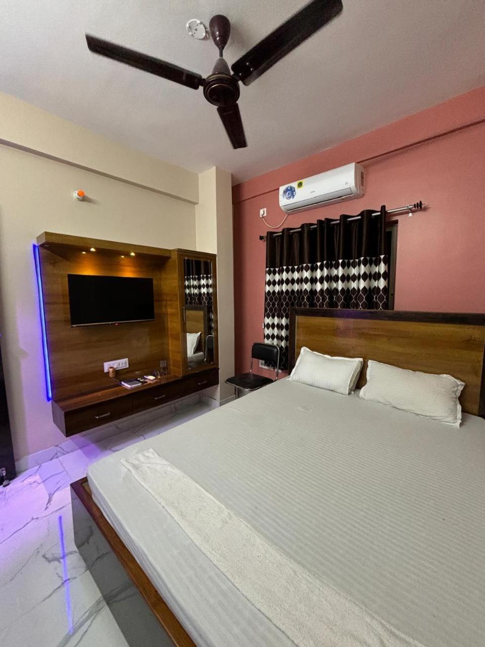 Garden Guest House Near Rene Tower Ruby General Hospital Calcutta Exteriör bild