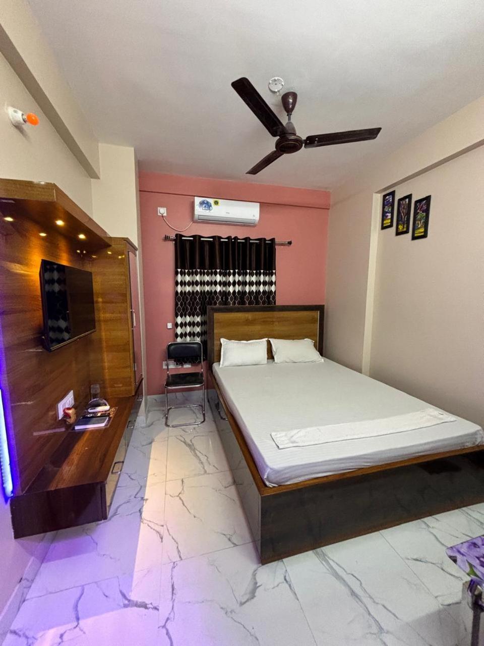 Garden Guest House Near Rene Tower Ruby General Hospital Calcutta Exteriör bild