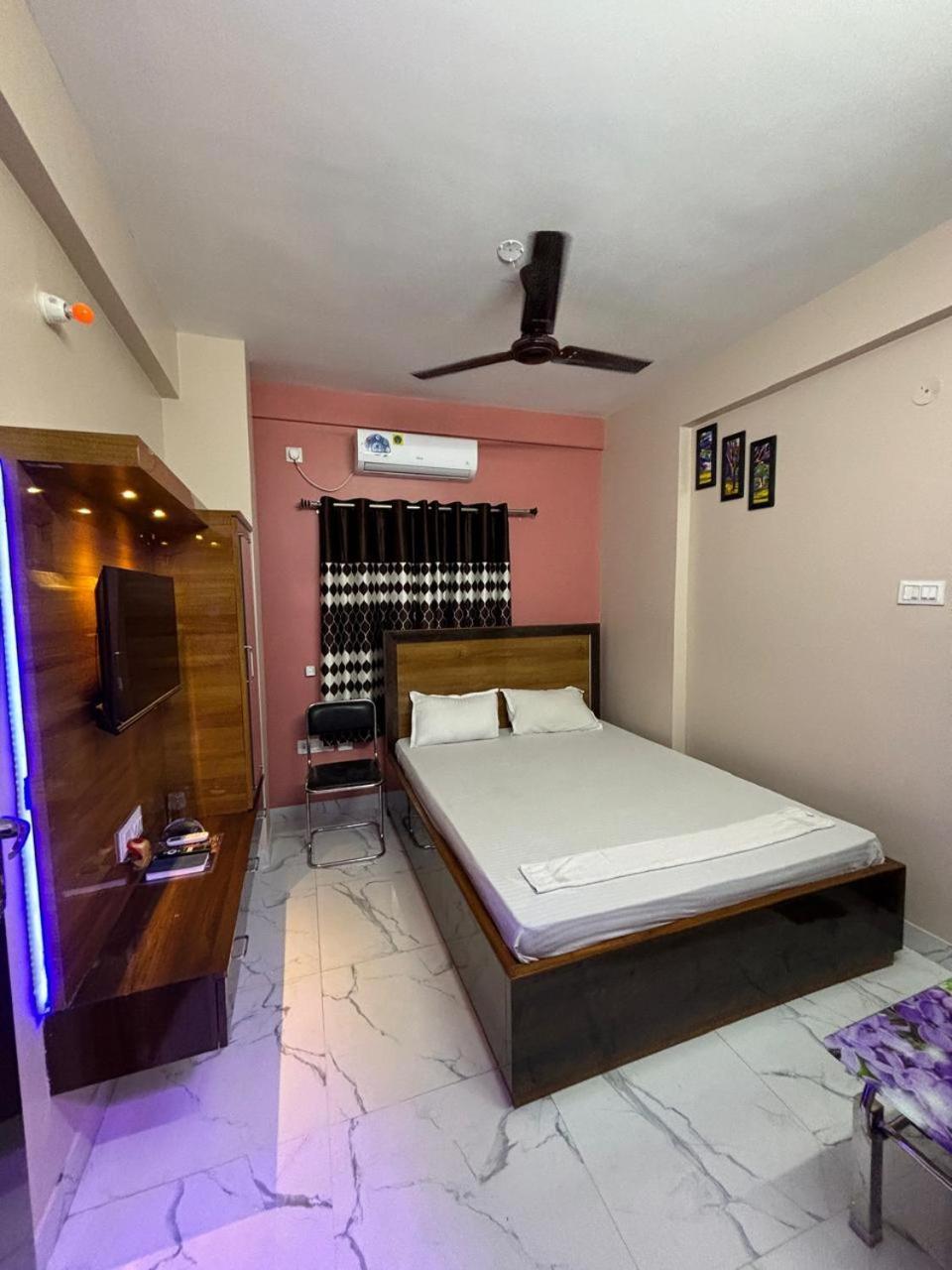 Garden Guest House Near Rene Tower Ruby General Hospital Calcutta Exteriör bild