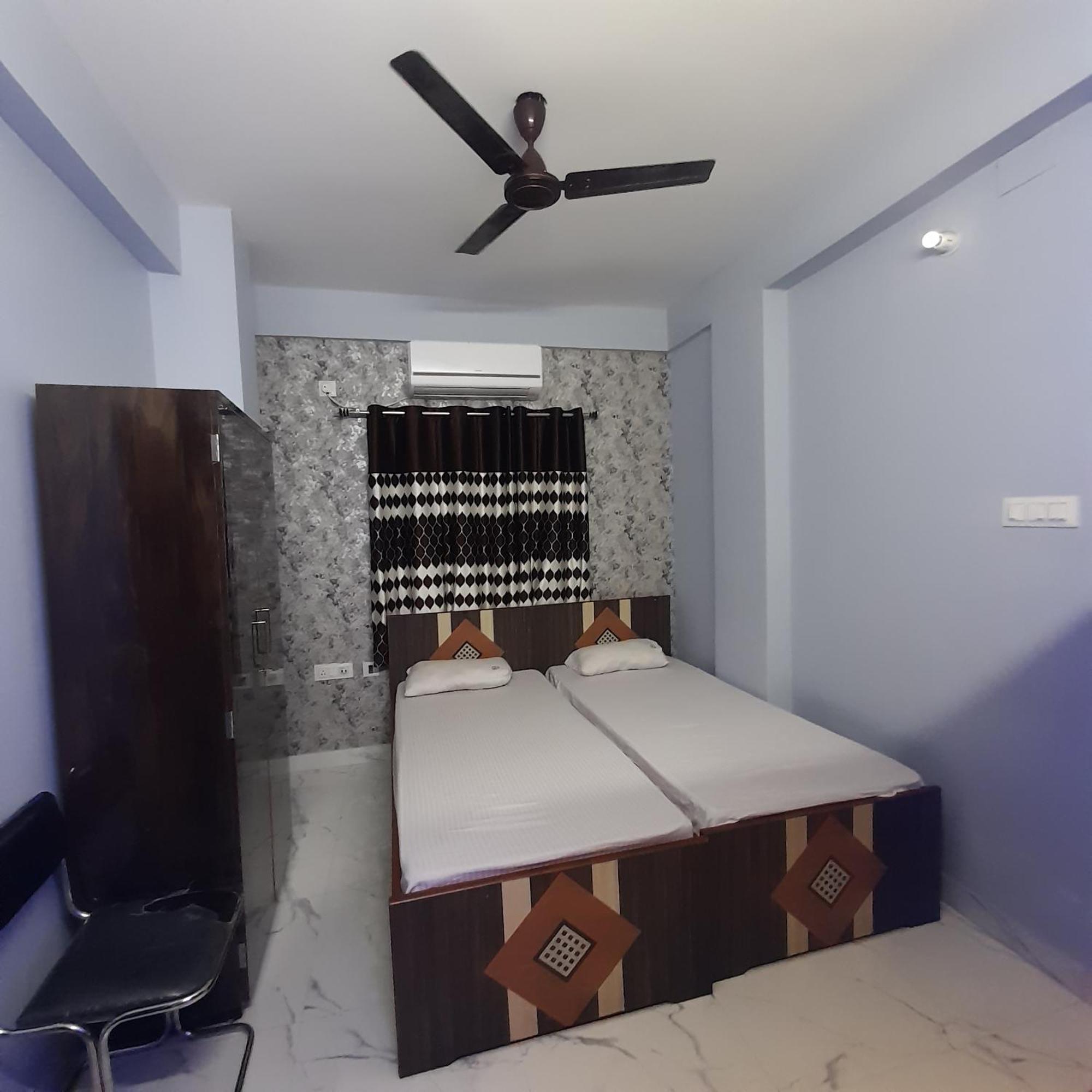 Garden Guest House Near Rene Tower Ruby General Hospital Calcutta Rum bild