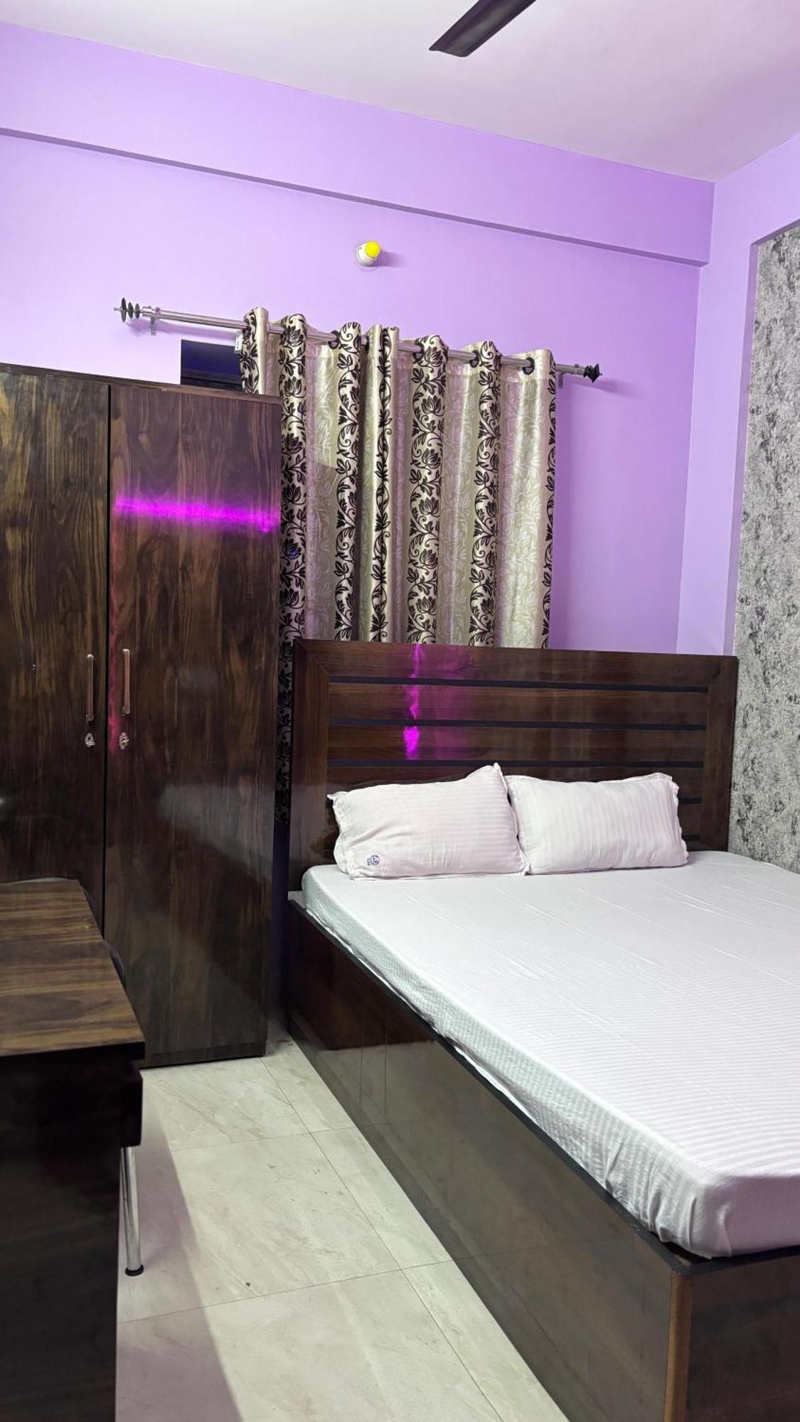 Garden Guest House Near Rene Tower Ruby General Hospital Calcutta Exteriör bild